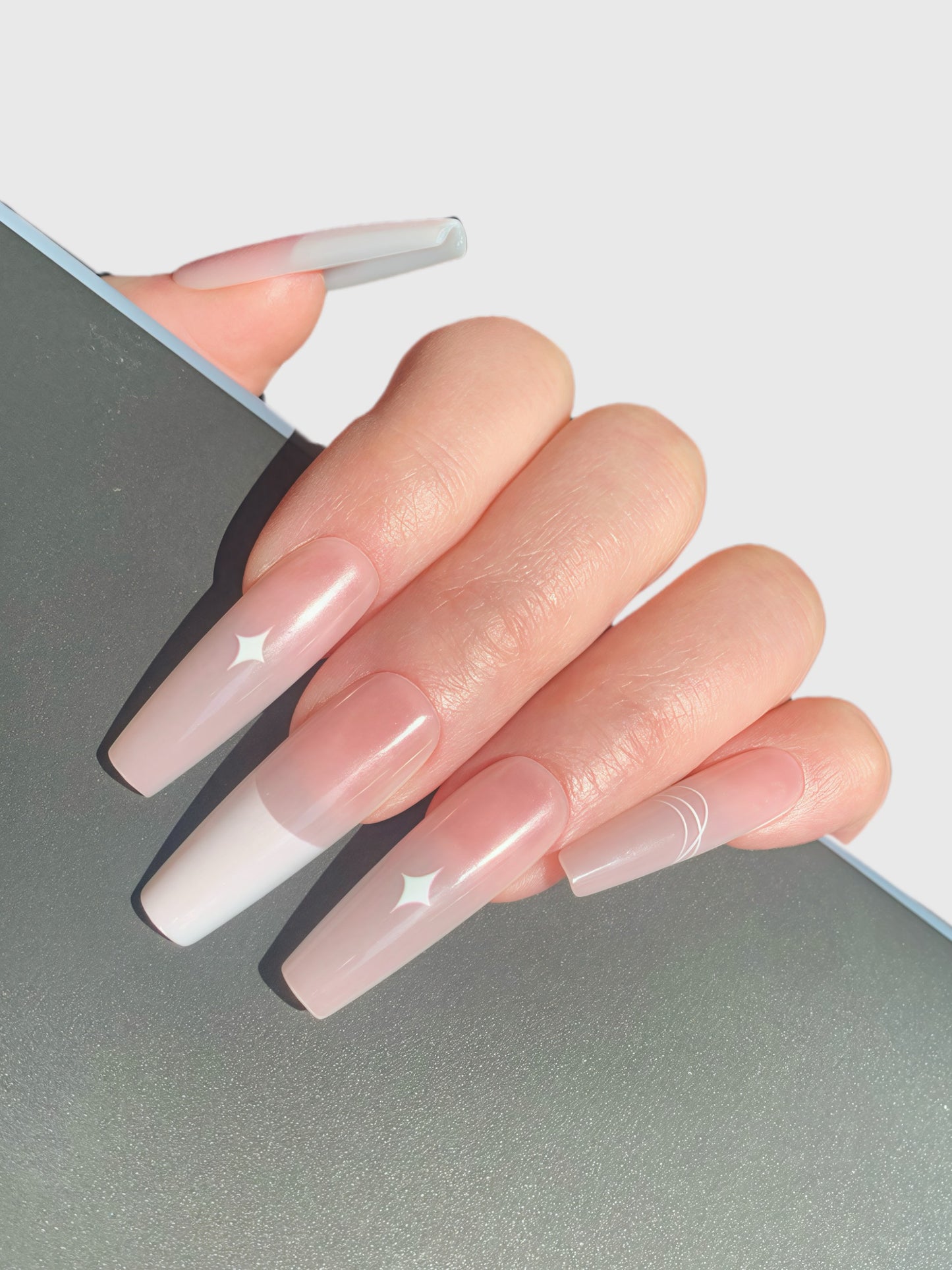 CLOUD NINE-PRESS ON NAILS