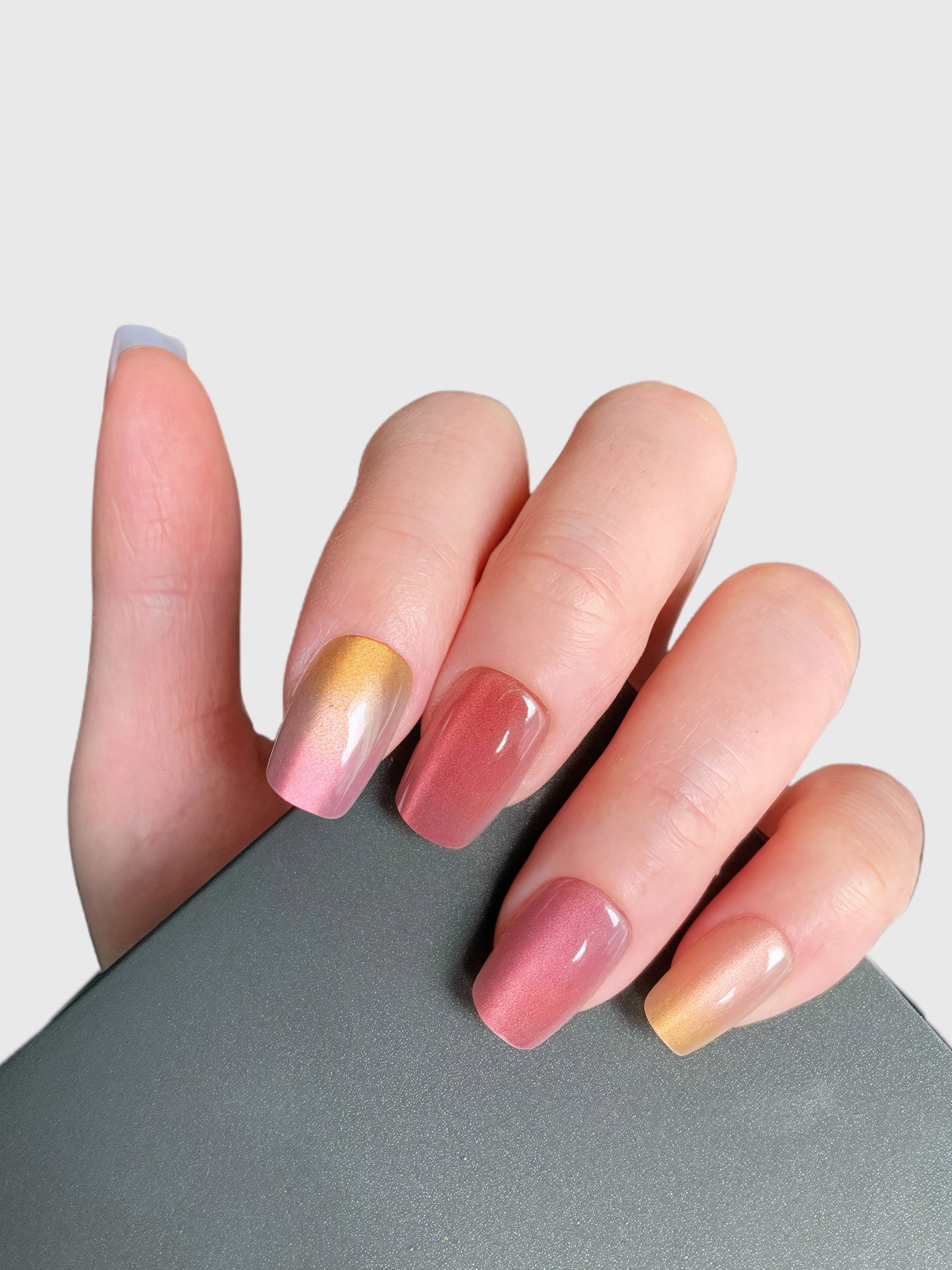 RADIANT EMBER-PRESS ON NAILS