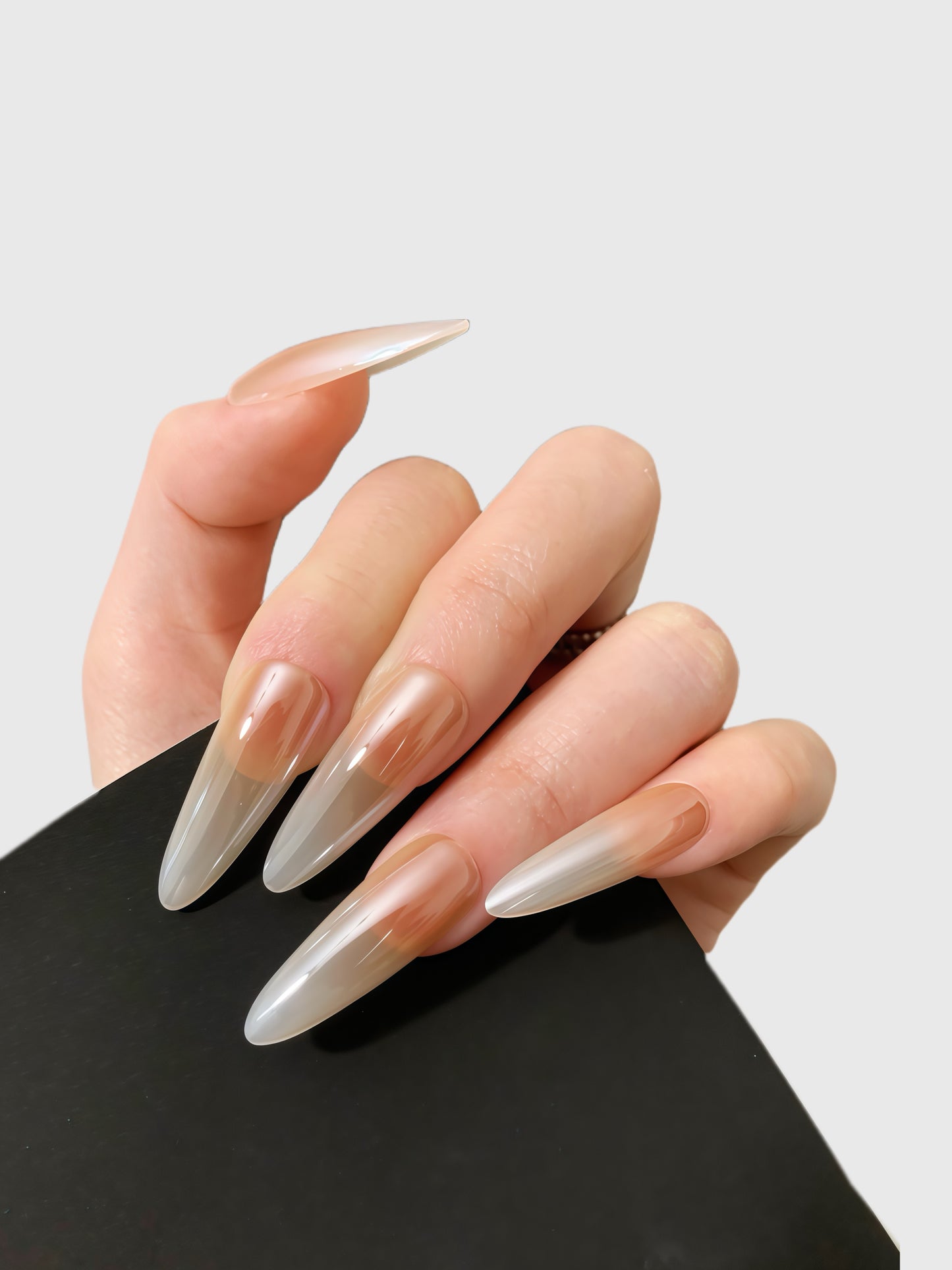 LATTE-PRESS ON NAILS